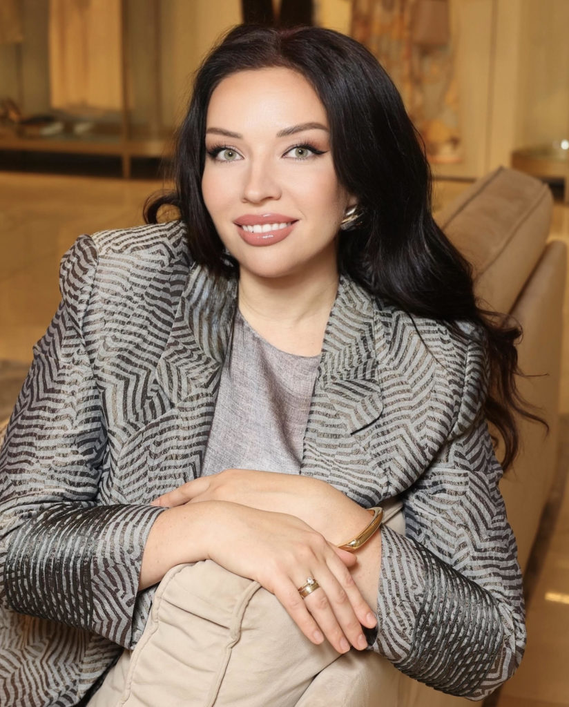 Харитонова Елена